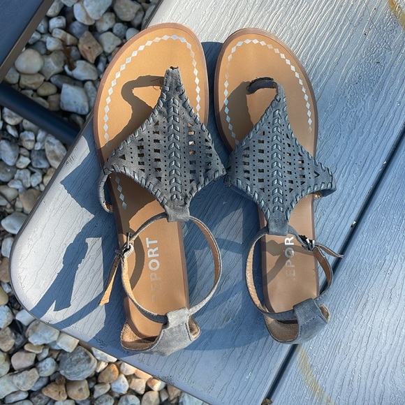 Report sandals. Grey color. Size 7.5 - Picture 2 of 4
